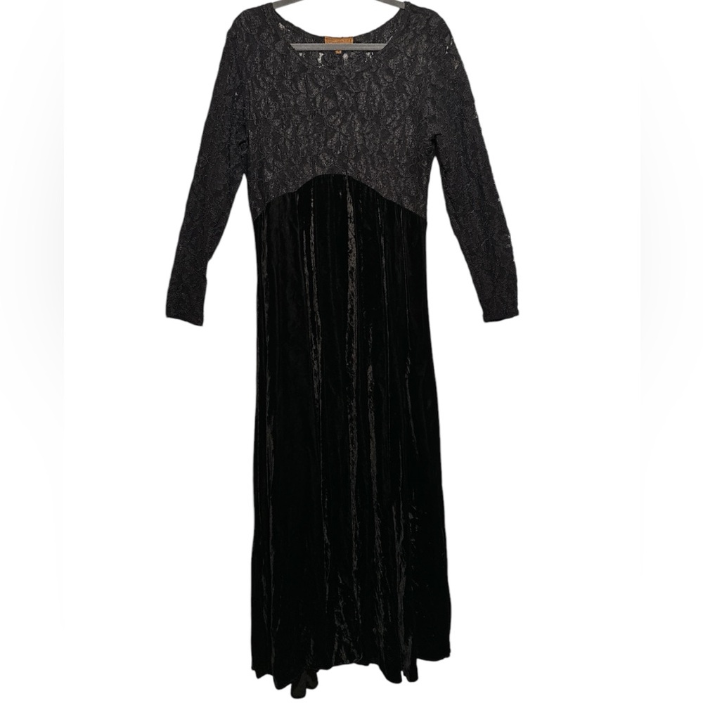 Double D Ranch Women’s Vintage Black Lace Velvet Long Sleeve Maxi Dress, Medium